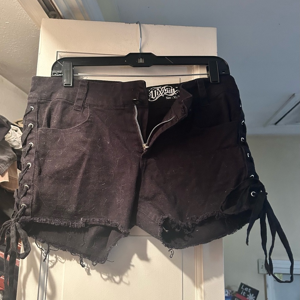 Victorian-Inspired Black Lace-Up Denim Shorts SEXY PUNK GOTH